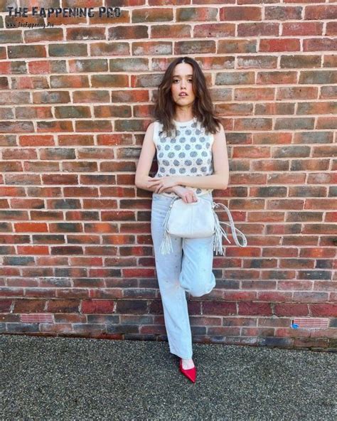 Aimee Lou Wood Nude And Leaked 39 Photos The Fappening