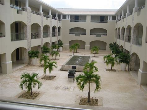Palace Resorts - Cancun Moon Palace - Inside Courtyard | Palace resorts