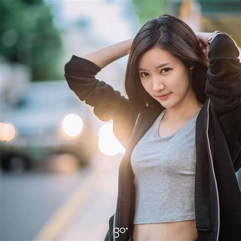 Đứng hình trước nhan sắc hot girl Lào xinh điên đảo