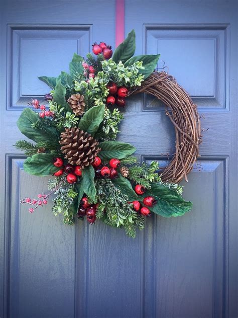 PInecone Wreaths Winter Door Wreaths Green Red Winter | Etsy