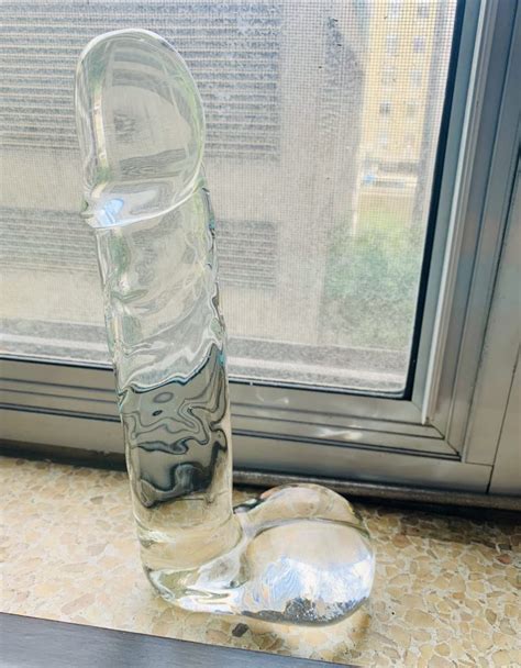 Review Spartacus Blown Large Realistic Glass Dildo Girly Juice