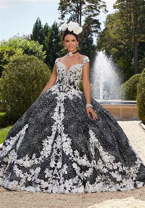 The Most Gorgeous Black Quinceañera Dresses You’ve Ever Seen