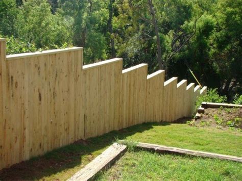 40 Awesome Sloped Yard Fence Ideas For Any Houses Trendehouse