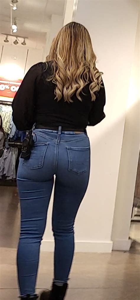 Bubble Butt Blonde In Tight Jeans Tight Jeans Forum