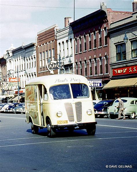 30 Vintage Photos Of Bakery And Bread Trucks From Between The 1930s And