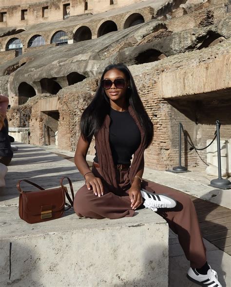 Italy Outfits: What I Wore in Rome - Brenna Anastasia