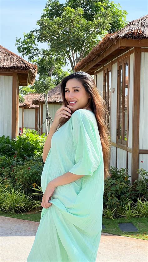 Sao Việt Chi Pu khoe dáng với bikini Võ Hoàng Yến rạng rỡ cuối thai kỳ