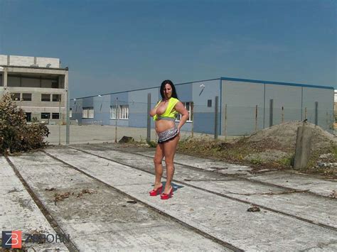 Gina White And Sascha Noir Outdoor In Austria Zb Porn