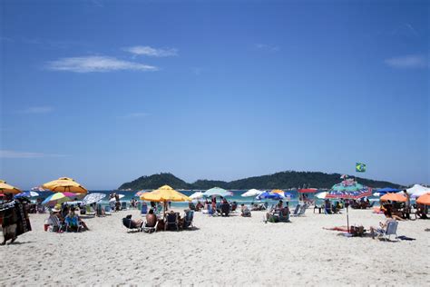Catador de latinhas é espancado por banhistas em praia de Florianópolis