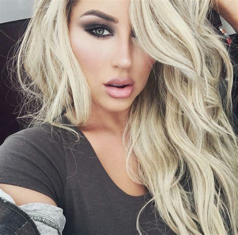 Pin By Madilyn Montana On Belle Est Joli Blonde Hair Turned Green Hair Styles Honey Hair