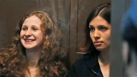 Straffkoloni väntar Pussy Riot SVT Nyheter