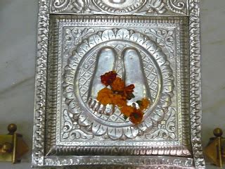 Shirdi Sai Baba Temple Information.: Shirdi Sai Babas Tooth And Chilum