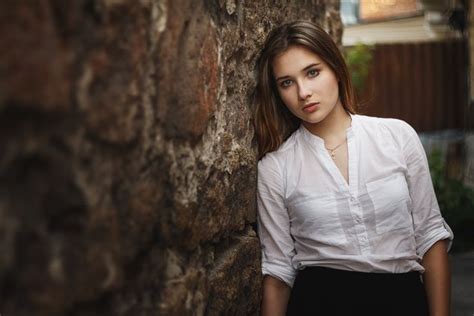 Brunette White Shirt P Wallpaper Hdwallpaper Desktop Brunette Model Face Women