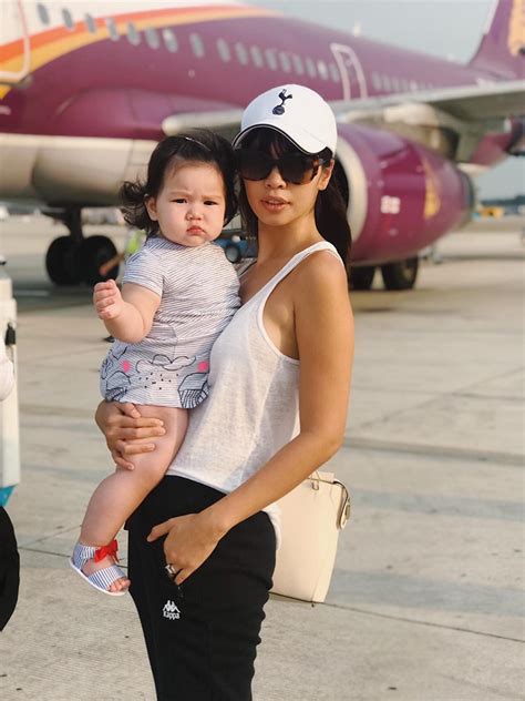 Style Ch M Con C A Hot Mom Vbiz S T Nh Nh Ng K N O C N L I A Ph N U Tranh Th Khoe