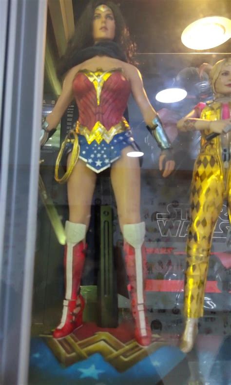 Hot Toys Mms Justice League Th Scale Wonder Woman Comic Concept Version