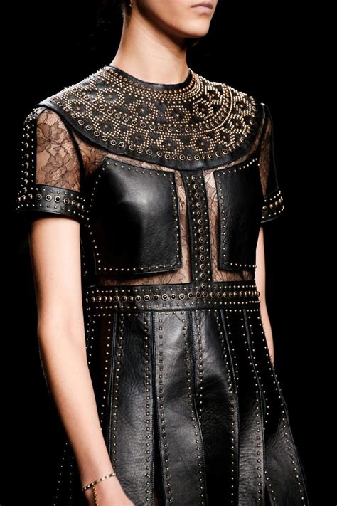Valentino | Fashion week, Couture fashion, Fashion