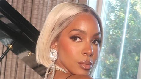 Kelly Rowland Debuts New Hair And Shows Off Her Platinum Blonde Bob Wig