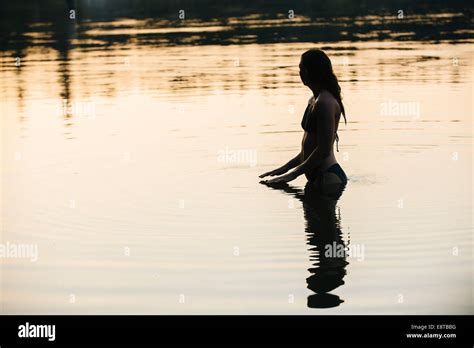 Women In Bikini Standing Hi Res Stock Photography And Images Alamy