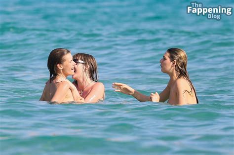 Victoria De Angelis Vicdeangelis Nude Leaks Photo Thefappening