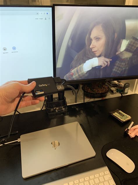 How to Stream Netflix/Hulu While Using a DisplayLink Adapter for Dual Monitors - Planet of the Paul