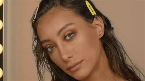 Shop HUDA BEAUTY Nude Obsessions Eyeshadow Palette Nude Medium Online Best Price