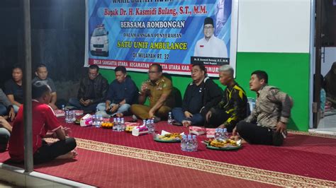 Wabup Kasmidi Serahkan Satu Unit Ambulans Untuk Warga RT 32 Sangatta