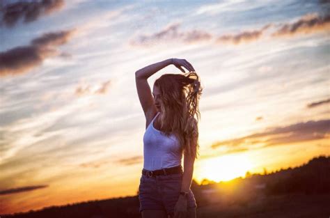 Mỹ nhân bi a người Ba Lan diện bikini bốc lửa khoe đường cong quyến rũ Tinmoi