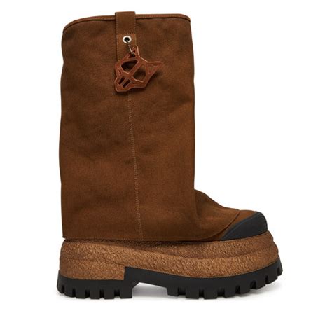 Офертата Naked Wolfe на obuvki bg