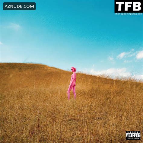 Lydia Night Sexy Poses Showing Off Her Nude Butt In An Album Cover Photoshoot AZNude