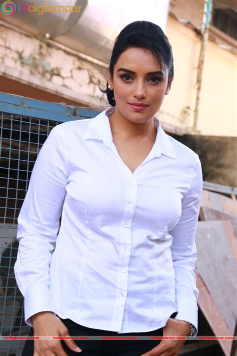 Shweta Menon Actress Photoimagepics And Stills 463479