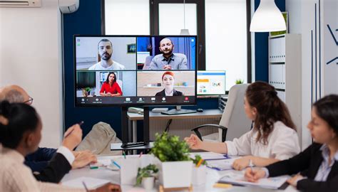 Video Conferencing vs Traditional Meetings: Which Is More Effective?