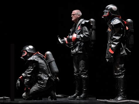 451 по Фаренгейту