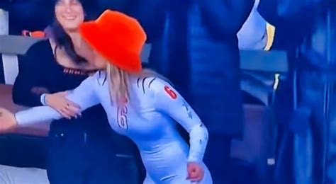 Jake Browning’s Girlfriend Turning Heads At Sunday’s Game