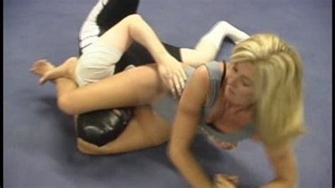 Sissy Boy Vs MILF Dakkota In Pantyhose Sexy Fighting Women Clips Sale