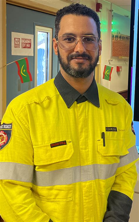 Ouro Brahim Salem Bombeiro Da Equipe De Resposta A Emergências