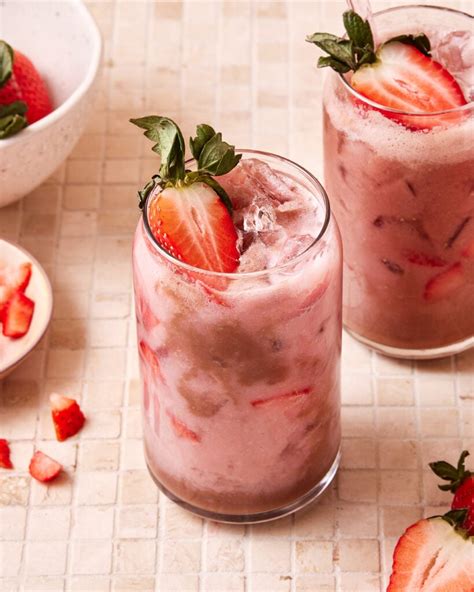 Copycat Starbucks Chocolate Covered Strawberry Pink Drink Kalejunkie