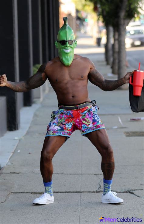 Tyson Beckford Shirtless And Shows Off Toned Abs The Nude Scene