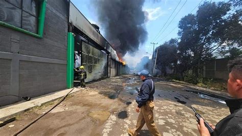 Incendio En Fábrica De Aditivos Deja Gran Columna De Humo En Cuautitlán