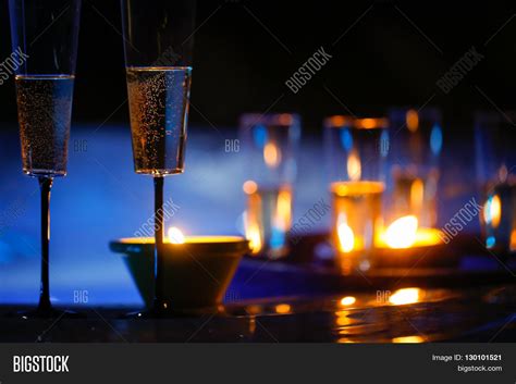 Romantic Hot Tub Champagne