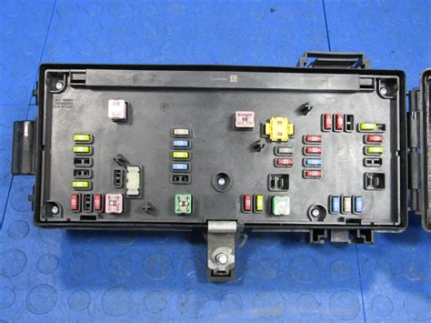 08 09 Dodge Ram Tipm Totally Integrated Power Module Fuse Box