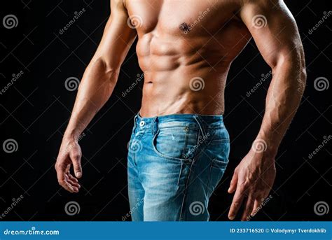 Hombre Sexy Con Negro Apuesto Fitness Joven Culturista Con Torso Desnudo Nude Man Torso Gay