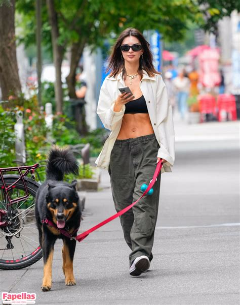 Emily Ratajkowski Aka Emrata Nude Leaks Fapellas