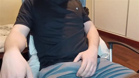 刚从健身房回来想洗澡前的最后一次运动 Pornhub Gay