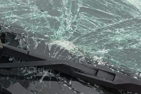 Windshield Damage & Repair Options | Liberty Collision