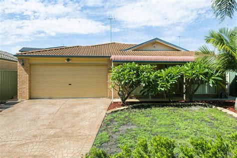 Nindi Crescent Glenmore Park Nsw House For Rent Domain