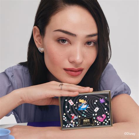 Phấn Mắt Bobbi Brown Alice In Wonderland Eyeshadow Palette Kallos