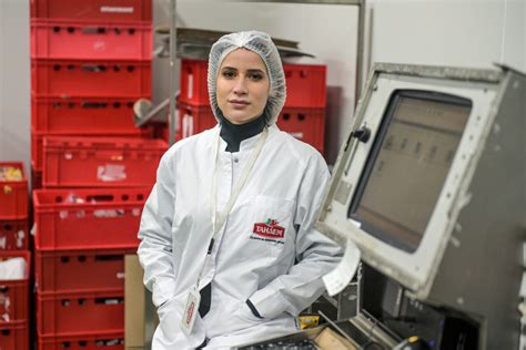 Историята на "Тандем-В": От трабанта до луксозните колбаси