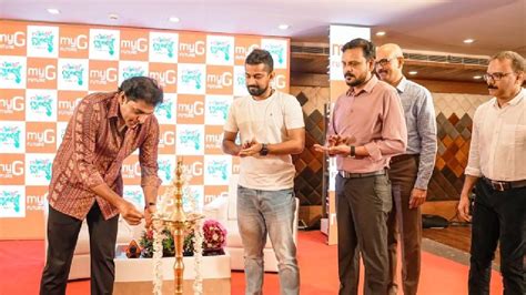 ഡിജിറ്റൽ ലോകത്തേക്ക് മുതിർന്നവരെ നയിച്ച് മൈജി സ്മാർട്ട് സ്റ്റാർട്ടിന്