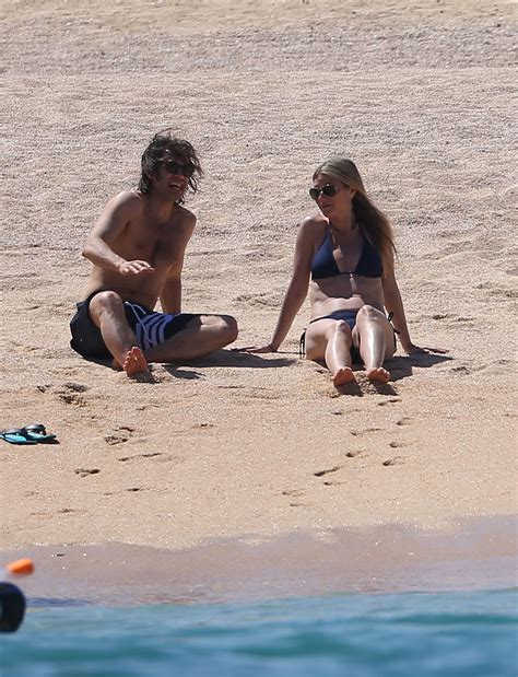Gwyneth Paltrow Shows Off Her Rockin Bod Porn Pictures XXX Photos Sex Images PICTOA