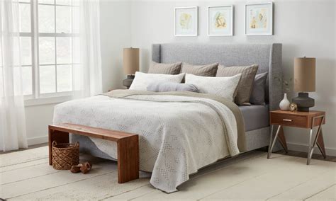 12 Ways to Arrange Pillows on a Bed - Overstock.com